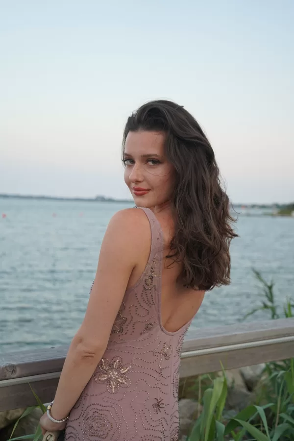 Victoria Dowling (VP of Marketing)
